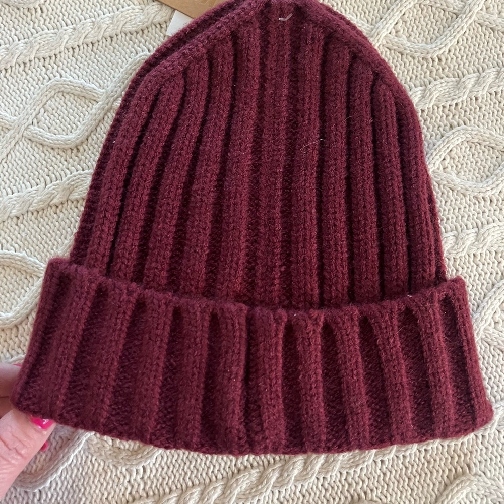 NWT Steve Madden Stylish Burgundy & Pink Flower Beanie/Toboggan O/S - Picture 6 of 8